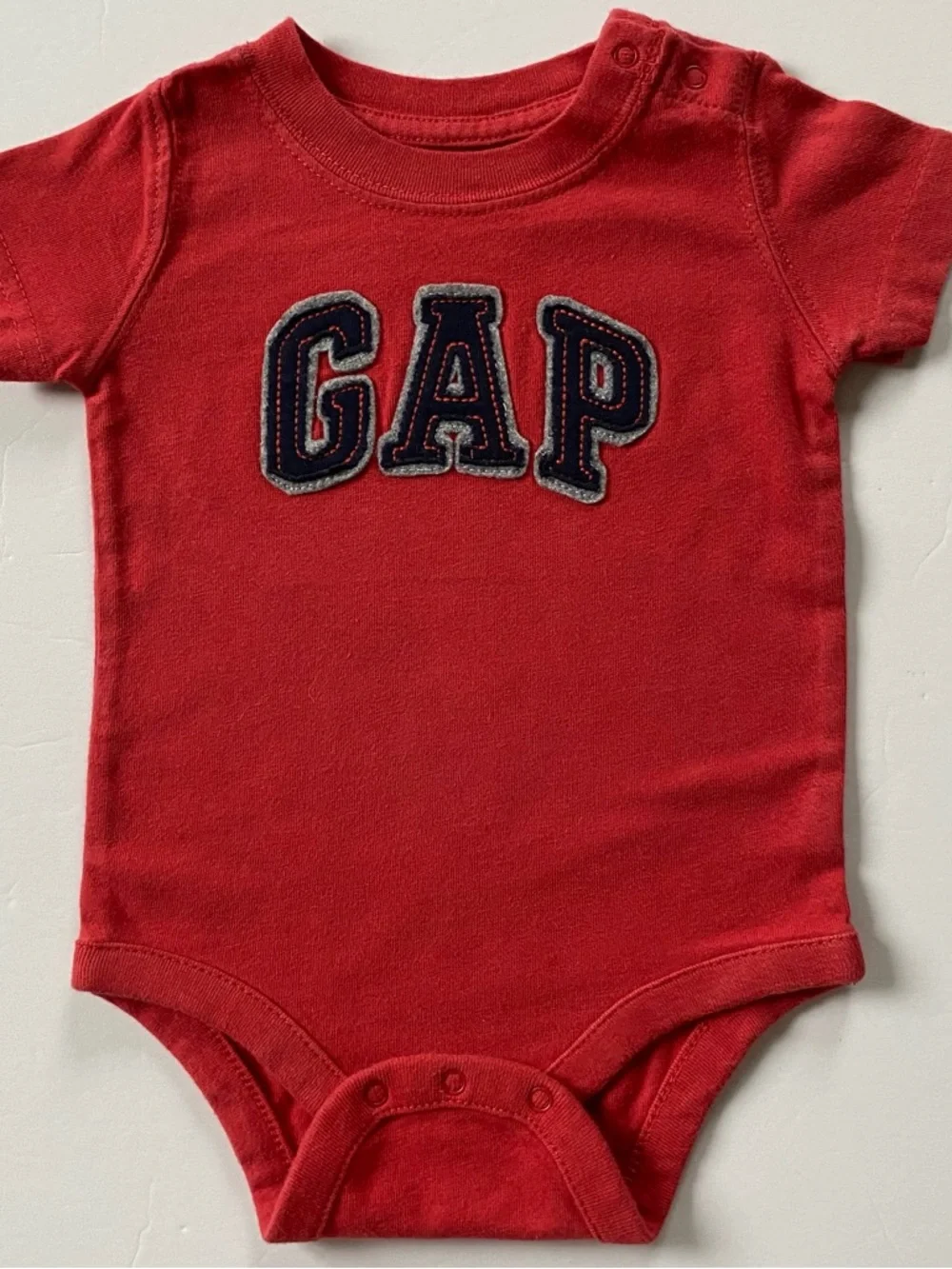 Baby GAP Logo One Piece T- Shirt Size 3 6 Months Red Spellout Red Cotton Snap